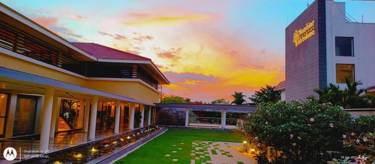 Nambiar Club Bellezea Hotel Kammasandra Exterior photo